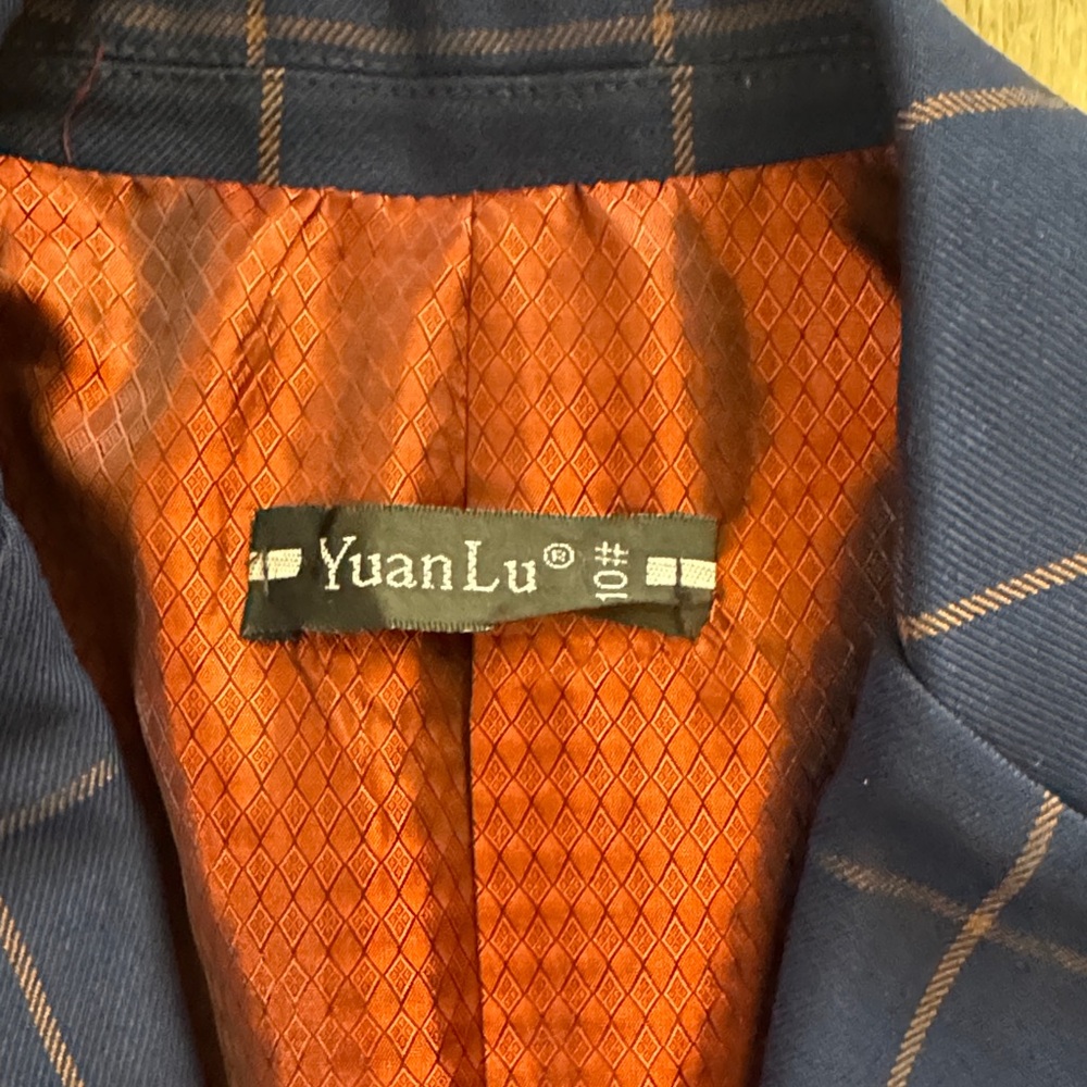 Yuan Lu Boys Navy Checkered Suit with Vest 3 piece suit size 10 - Picture 2 of 9